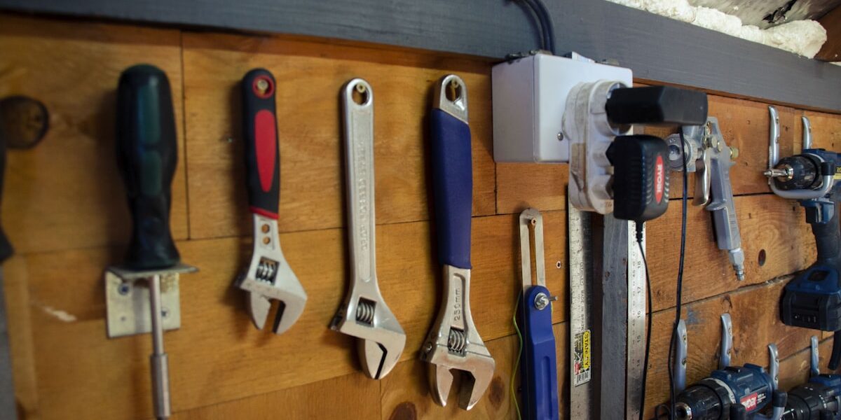 Workbench Clamping Station: Setup and Storage